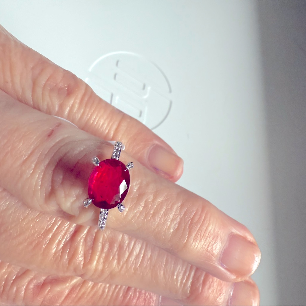 Elegant Red Gemstone Silver Ring